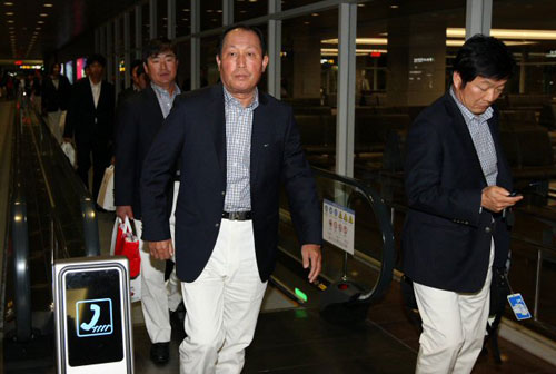 25일 밤 인천 국제 공항을 통해 대한민국 야구 대표팀 김인식 감독이 귀국하고 있다. 