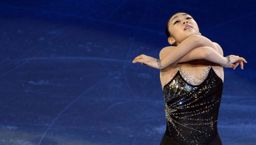 30일 오전(한국시간) 미국 로스앤젤레스 스테이플스센터에서 열린 국제빙상경기연맹(ISU) 2009 피겨 세계선수권 갈라쇼에서 여자 싱글 우승자 김연아가 혼신을 다해 아름다운 연기를 펼치고 있다. 