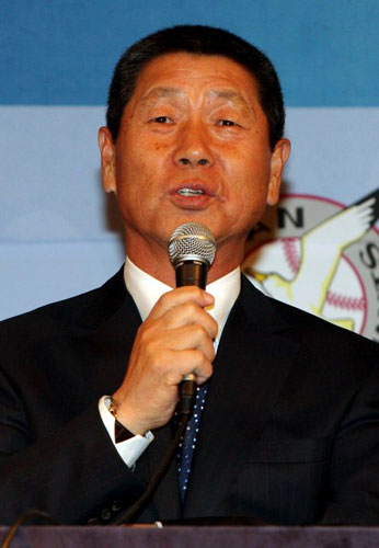 30일 오후 서울 양재동 교육문화회관에서 열린 2009 프로야구 미디어데이에서 SK 김성근 감독이 포부를 밝히고 있다. 