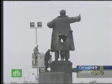 레닌 동상, 폭발로 훼손 