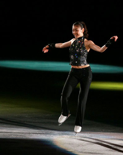  피겨퀸 김연아가 26일 경기도 고양시 킨텍스에서 열린 KCC스위첸 페스타온아이스2009에서 다양한 표정과 함께 멋진 춤을 선보이고 있다. 