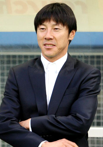 27일 대전월드컵경기장에서 벌어진 피스컵 코리아 2009 성남과 대전 경기에서 성남 신태용 감독이 경기 시작 전 환하게 웃고 있다. 