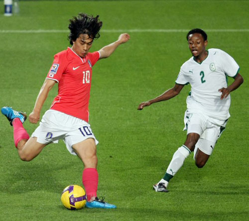  10일 서울월드컵경기장에서 열린 2010 남아공 월드컵 아시아지역 최종예선에서 박주영이 사우디아라비아 문전을 향해 슛하고 있다. 