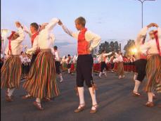 에스토니아, 춤과 노래로 하나된다 