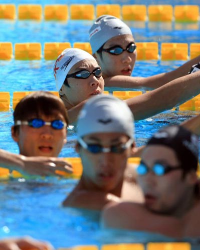 23일(현지시간) 이탈리아 로마 아니에느 스포츠클럽 수영장에서 박태환 등 수영 대표팀 선수들이 국제수영연맹(FINA) 2009 세계수영선수권에 대비한 훈련을 하고 있다. 