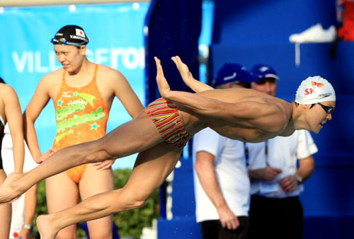 2009로마 세계수영선수권대회에 출전한 박태환 선수가 23일 오후(현지시각) 이탈리아 로마 포로 이탈리코 메인수영장에서 열린 첫 공식 훈련에 참여해 스타트 연습을 하고 있다. 