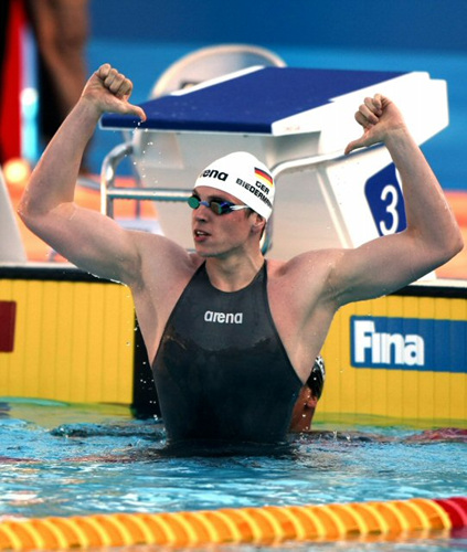26일 오후(현지시각) 이탈리아 로마 포로 이탈리코 수영장에서 열린 2009로마 세계수영선수권대회 남자 자유형 400m 결승에서 독일의 비더만이 세계신기록으로 우승을 차지한 후 환호하고 있다. 