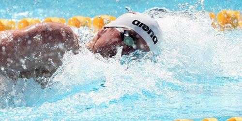 27일(현지시간) 이탈리아 로마 포로 이탈리코 메인풀에서 열린 국제수영연맹(FINA) 2009 세계수영선수권 남자 자유형 200m 예선, 독일의 파울 비더만이 역영하고 있다. 