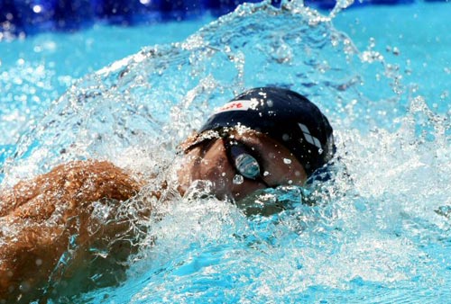 27일(현지시간) 이탈리아 로마 포로 이탈리코 메인풀에서 열린 국제수영연맹(FINA) 2009 세계수영선수권 자유형 200m 예선, 배준모가 역영하고 있다. 