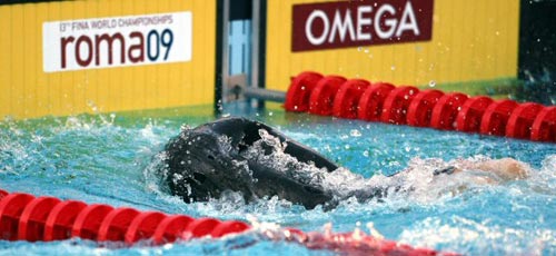 27일(현지시각) 이탈리아 로마 포로 이탈리코 메인풀에서 열린 국제수영연맹(FINA) 세계수영선수권 남자 자유형 200m 준결승, 박태환이 턴을 하고 있다. 