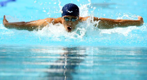 2009로마 세계수영선수권대회에 출전한 정두희가 31일 오후(현지시각) 이탈리아 로마 포로 이탈리코 메인풀에서 열린 남자 접영 100m 예선에서 역영하고 있다. 결과는 52.50으로 한국신기록을 세웠으나 준결승 진출은 실패. 