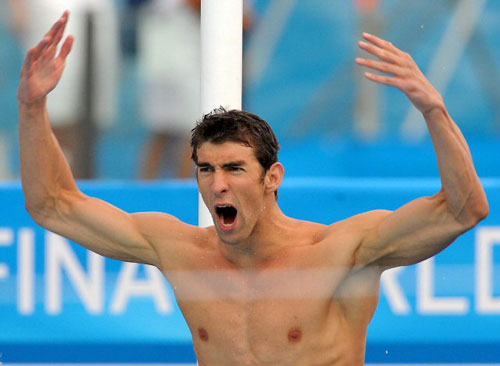 1일 오전(이하 한국시간) 이탈리아 로마의 포로 이탈리코 콤플렉스에서 열린 2009 로마 세계수영선수권대회 남자 계영 800ｍ에 출전한 펠프스가 동료 선수들을 독려하고 있다. 
