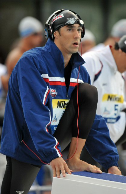 일 오전(이하 한국시간) 이탈리아 로마의 포로 이탈리코 콤플렉스에서 열린 2009 로마 세계수영선수권대회 남자 계영 800ｍ 레이스에 앞서 펠프스가 휴식을 취하고 있다. 