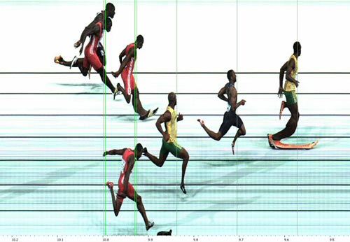 16일(현지시간) 독일 베를린 올림피아 슈타디온에서 열린 2009 세계육상 선수권 남자 100m 결승, 자메이카의 우사인 볼트가 9초58의 세계신기록으로 우승하는 비디오 판독 장면. 