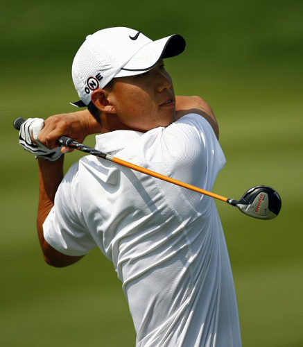 26일(현지시간) 미국 저지 시티에서 진행된 미국프로골프(PGA) 플레이오프 시리즈 첫 대회인 바클레이스 연습 라운드에서 앤서니 김(한국명 김하진)이 자신의 페어웨이 샷을 지켜보고 있다. 