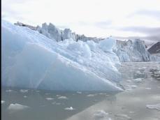 북극 빙하가 녹고 있다 