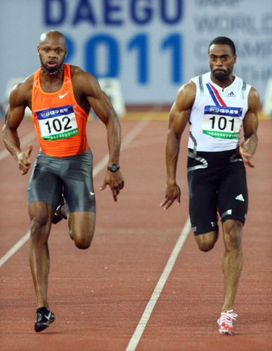  25일 대구스타디움에서 열린 2009 대구국제육상경기대회 남자 100m에서 타이슨 게이(미국.오른쪽)와 아사파 파월(자마이카)이 중반에 가속도를 붙이고 있다. 