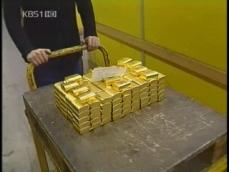 흔들리는 ‘달러’…금값 사상 최고치 경신 