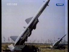 북한, 미사일 발사·대화 수용 ‘이중 행보’ 
