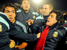마라도나의 아르헨, 월드컵 턱걸이 