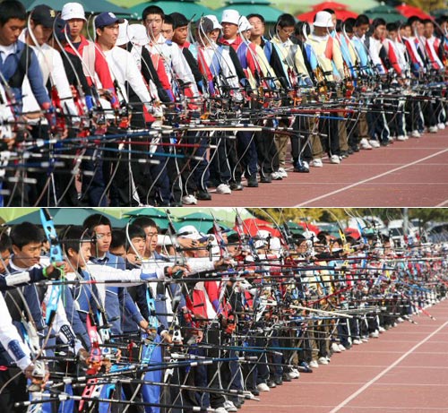 22일 대전체육고등학교에서 열린 제90회 전국체육대회 양궁 고등부 30m 경기에서 선수들이 시위를 당기고 있다. 