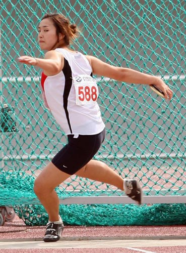  22일 대전 한밭종합운동장에서 열린 제90회 전국체육대회 육상 원반던지기 여자일반 결승, 전북 조혜림이 힘차게 원반을 던지고 있다. 