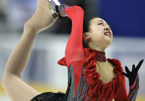 24일(현지 시각) ISU 그랜드 프릭스 피겨 스케이팅 컵 여자 프리 프로그램에서 일본의 아사다 마오가 연기를 선보이고 있다. 