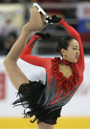 24일(현지 시각) ISU 그랜드 프릭스 피겨 스케이팅 컵 여자 프리 프로그램에서 일본의 아사다 마오가 연기를 선보이고 있다. 