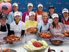 LPGA 미녀들 “김치 안 맵고 맛있어요” 