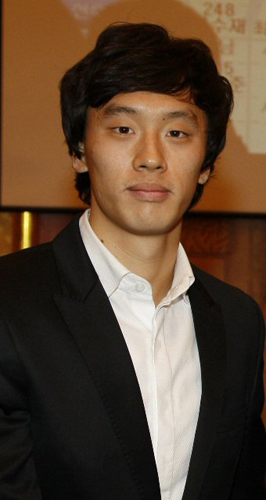 홍명보호 U-20월드컵대표팀 오재석이 17일 서울 그랜드힐튼 호텔에서 열린 2010년도 K-리그 신인선수선발 드래프트 1순위에서 4번째로 수원삼성에 지명을 받았다. 