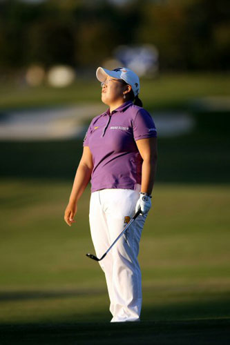 미국 텍사스의 휴스토니안 골프코스에서 열린 'LPGA 투어 챔피언십' 최종라운드 18번홀에서 신지애가 버디를 놓치며 안타까운 표정을 짓고 있다. 