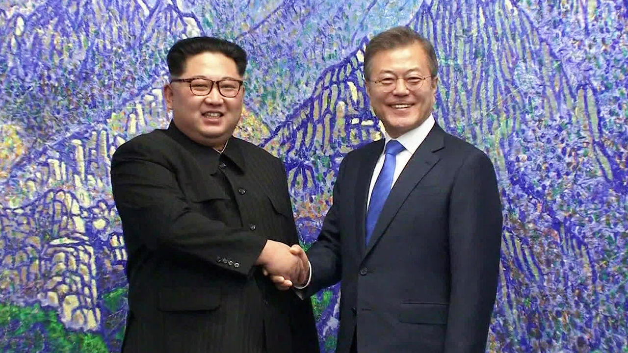 문재인 전 대통령 “김정은, ‘핵 사용 생각 없다’ 말해” 기사 이미지